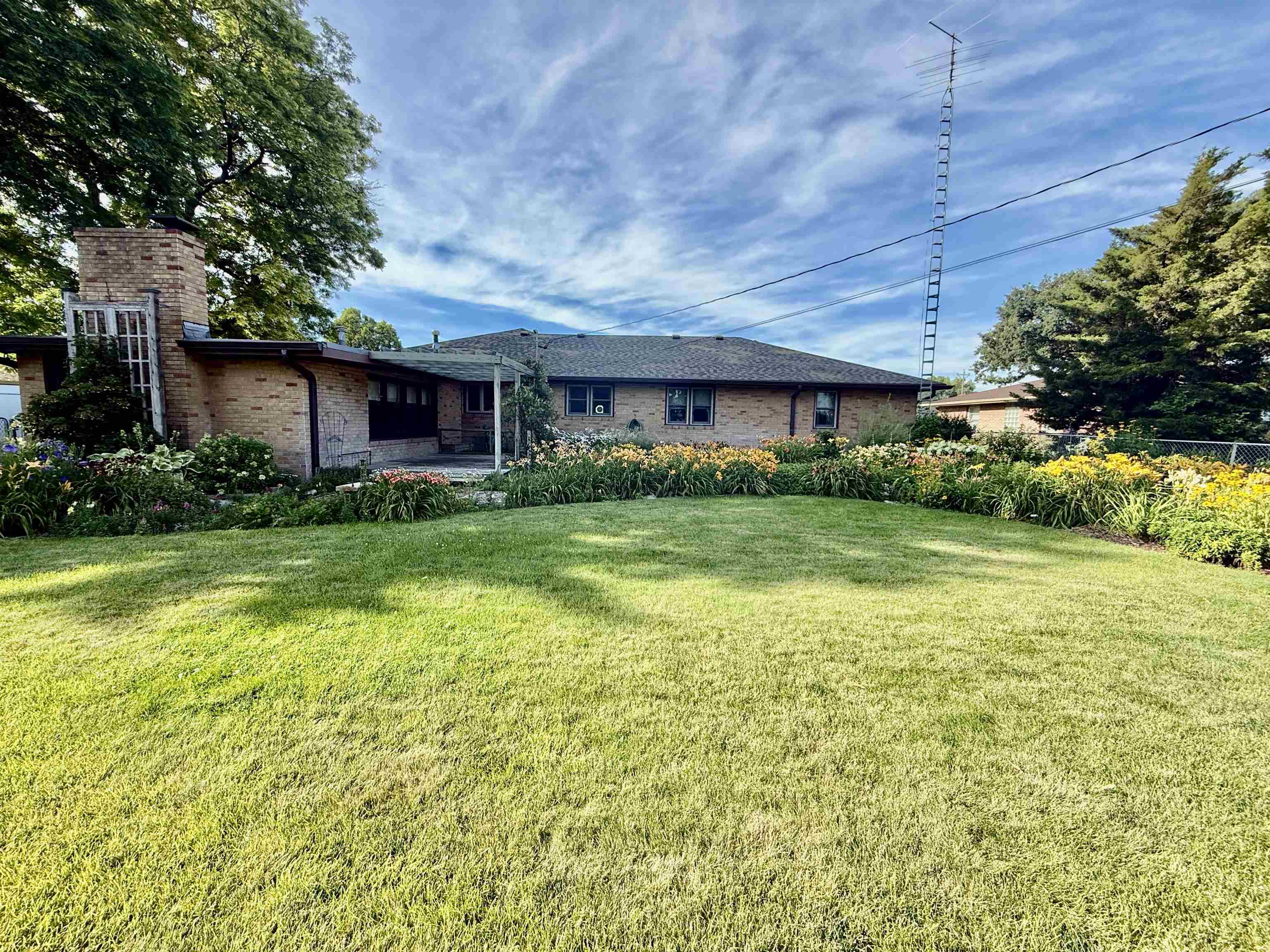 Property Photo: 1409 W C NE 69101