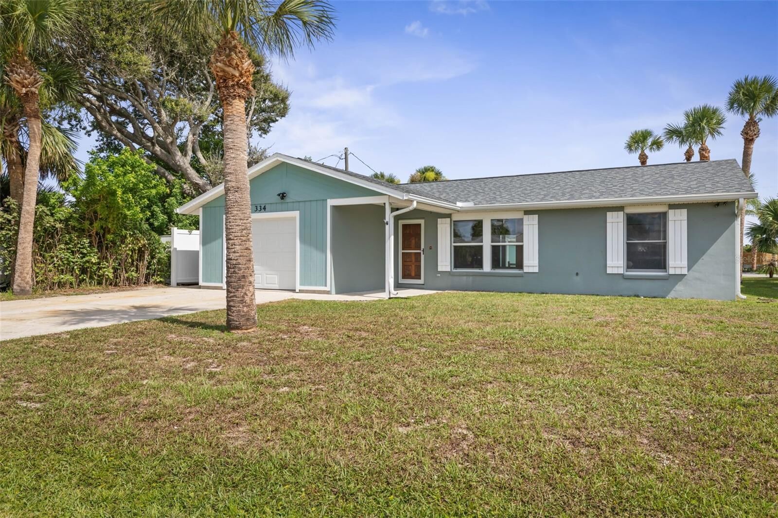 Property Photo:  334 Palm Circle  FL 32136 