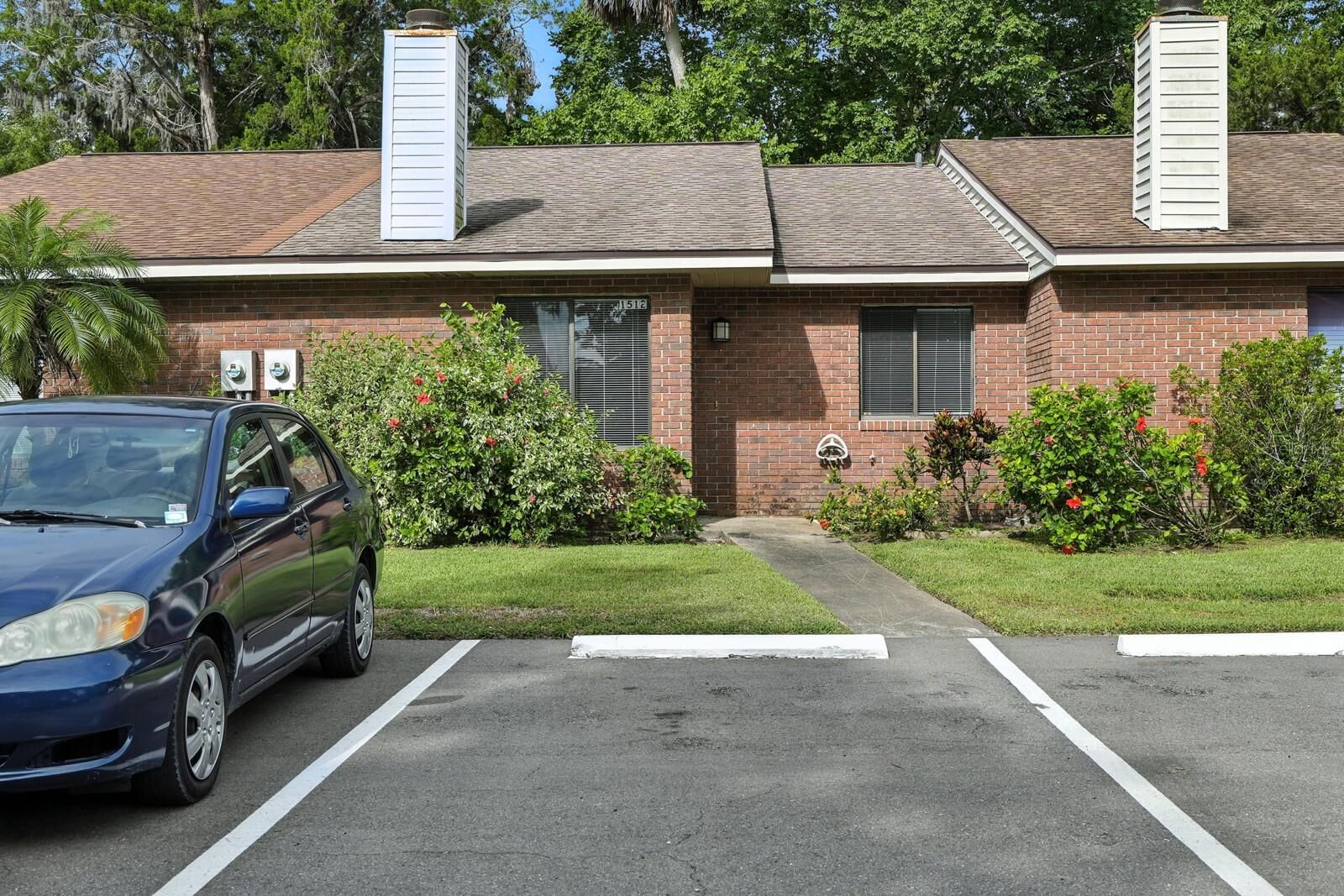Property Photo:  1512 Heritage Lane  FL 32117 