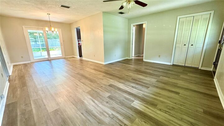 Property Photo: 4829 NW 40th Terrace FL 32606