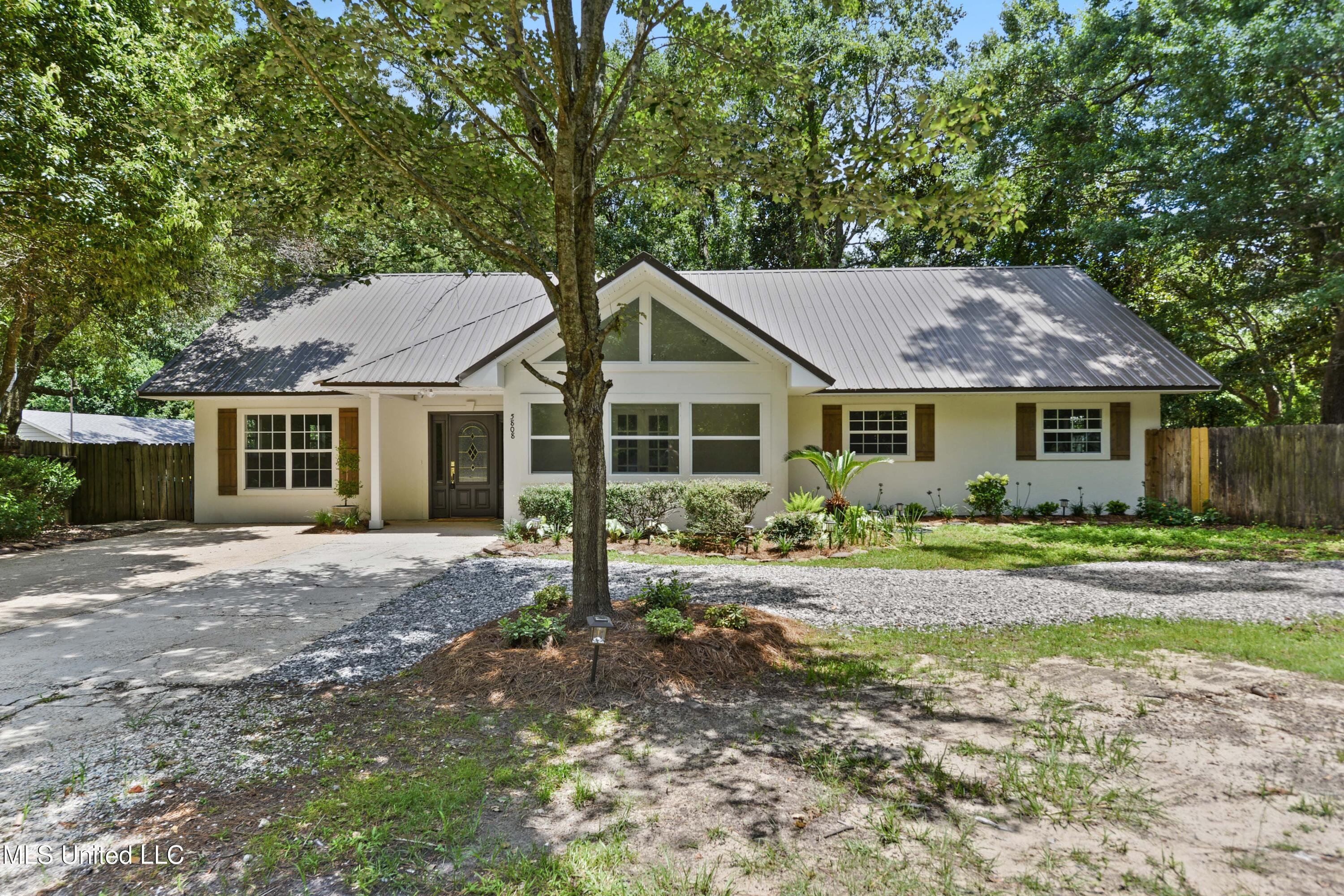 Property Photo:  5808 Ridge Road  MS 39564 