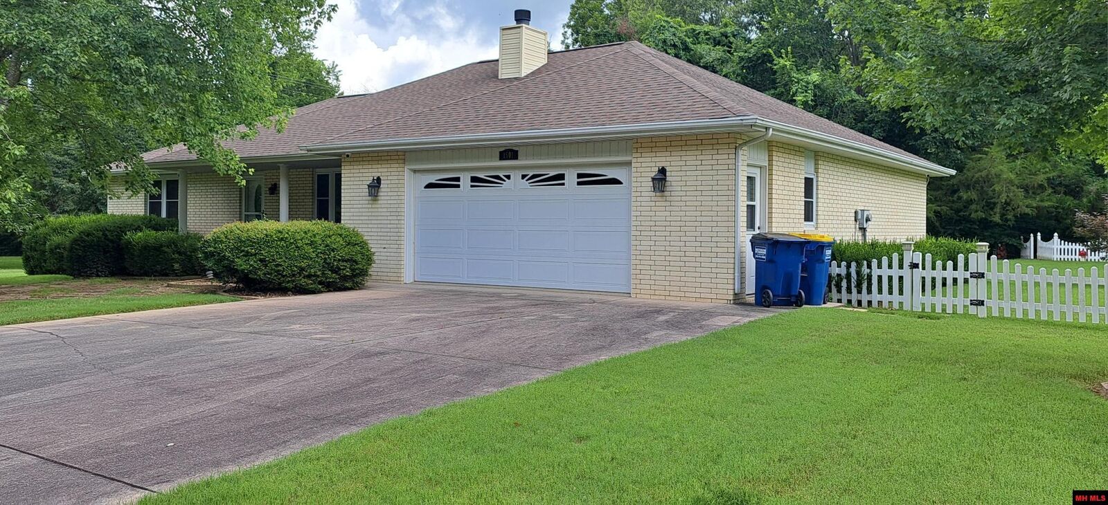 Property Photo:  1501 Gregg Road  AR 72653 
