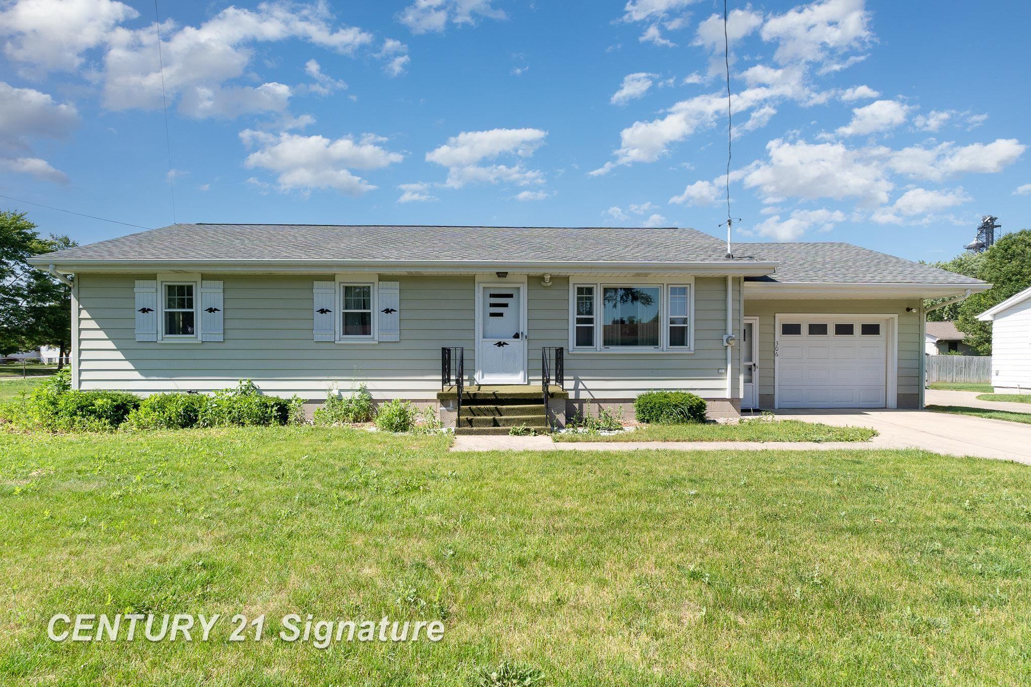 Property Photo: 306 Macomber Avenue MI 48611