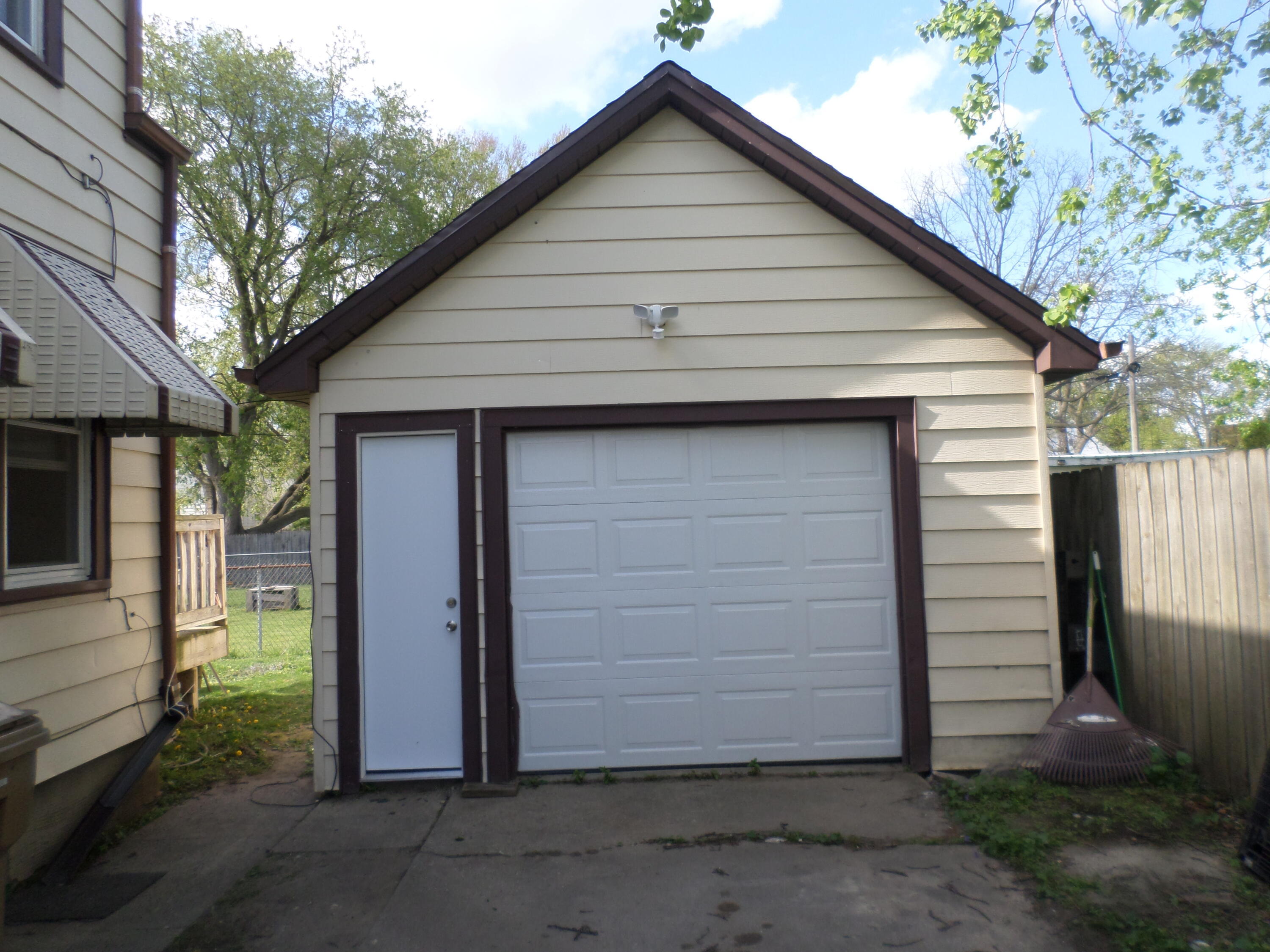 Property Photo: 918 43rd St WI 53140