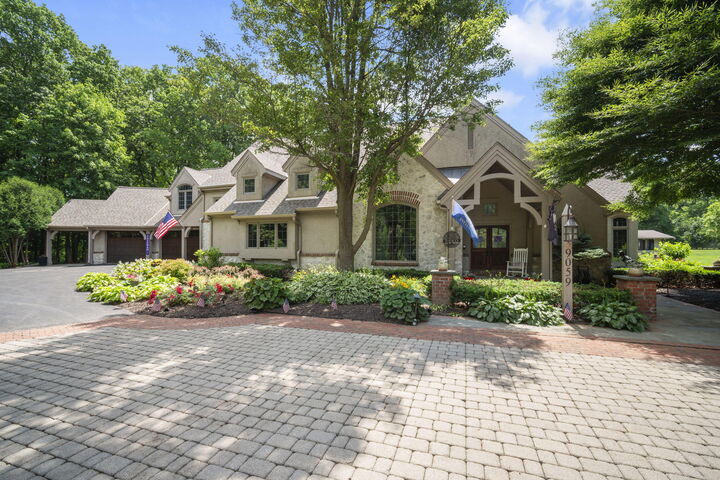 Property Photo: 9059 W Hawthorne Ln WI 53132
