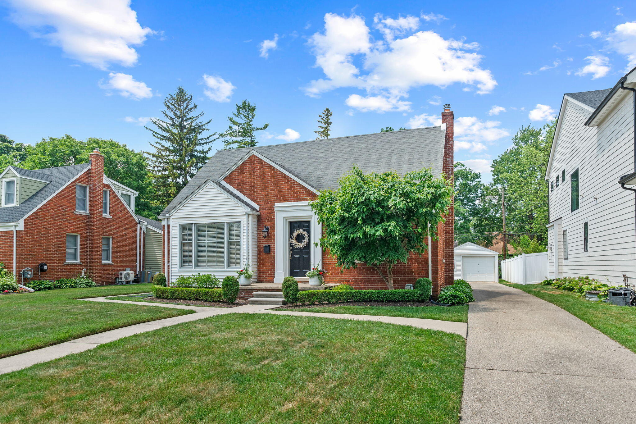 Property Photo: 2213 N Wilson Avenue MI 48073