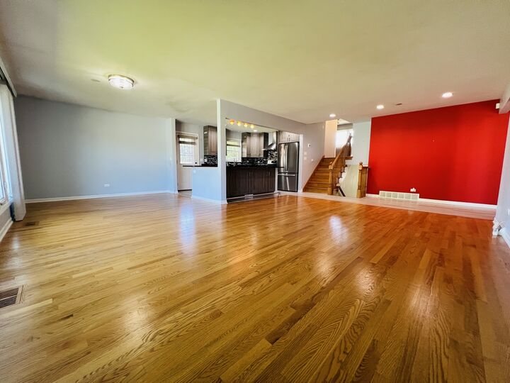 Property Photo: 189 Ambleside Road IL 60016