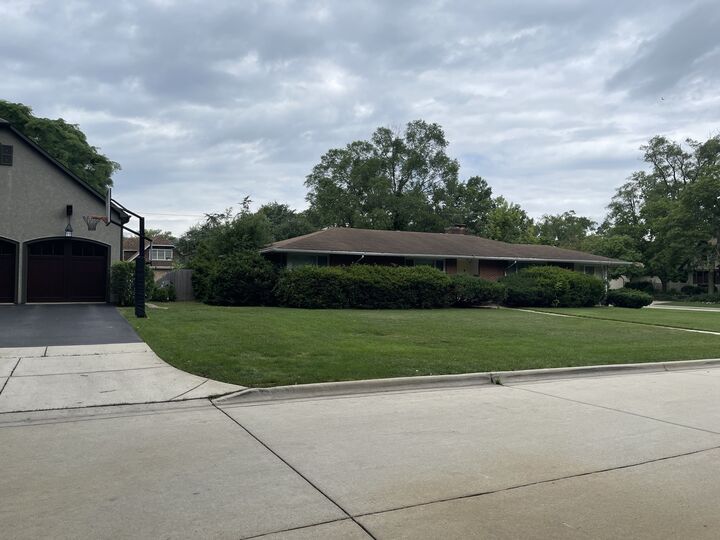 Property Photo:  3900 Clausen Avenue  IL 60558 