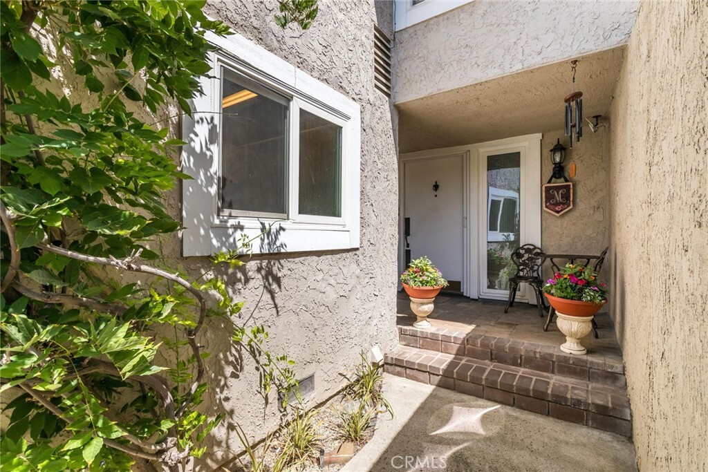 23130 Yvette Lane  Valencia CA 91355 photo