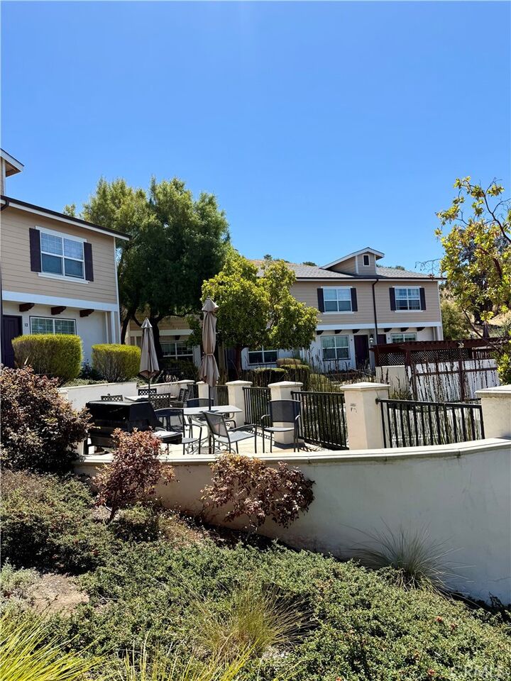 Property Photo:  1043 Ella Street 9  CA 93401 