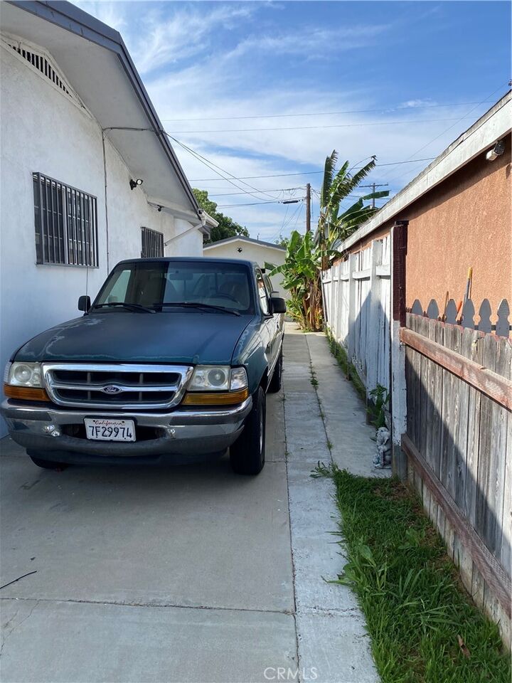 Property Photo: 427 W 92nd Street CA 90003