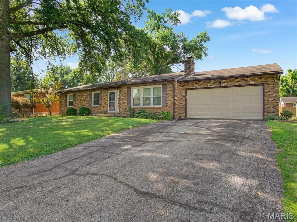 Property Photo: 303 Eugenia Drive IL 62285