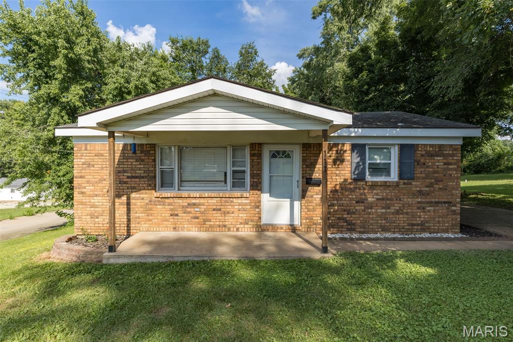 Property Photo: 111 6th Street MO 63601