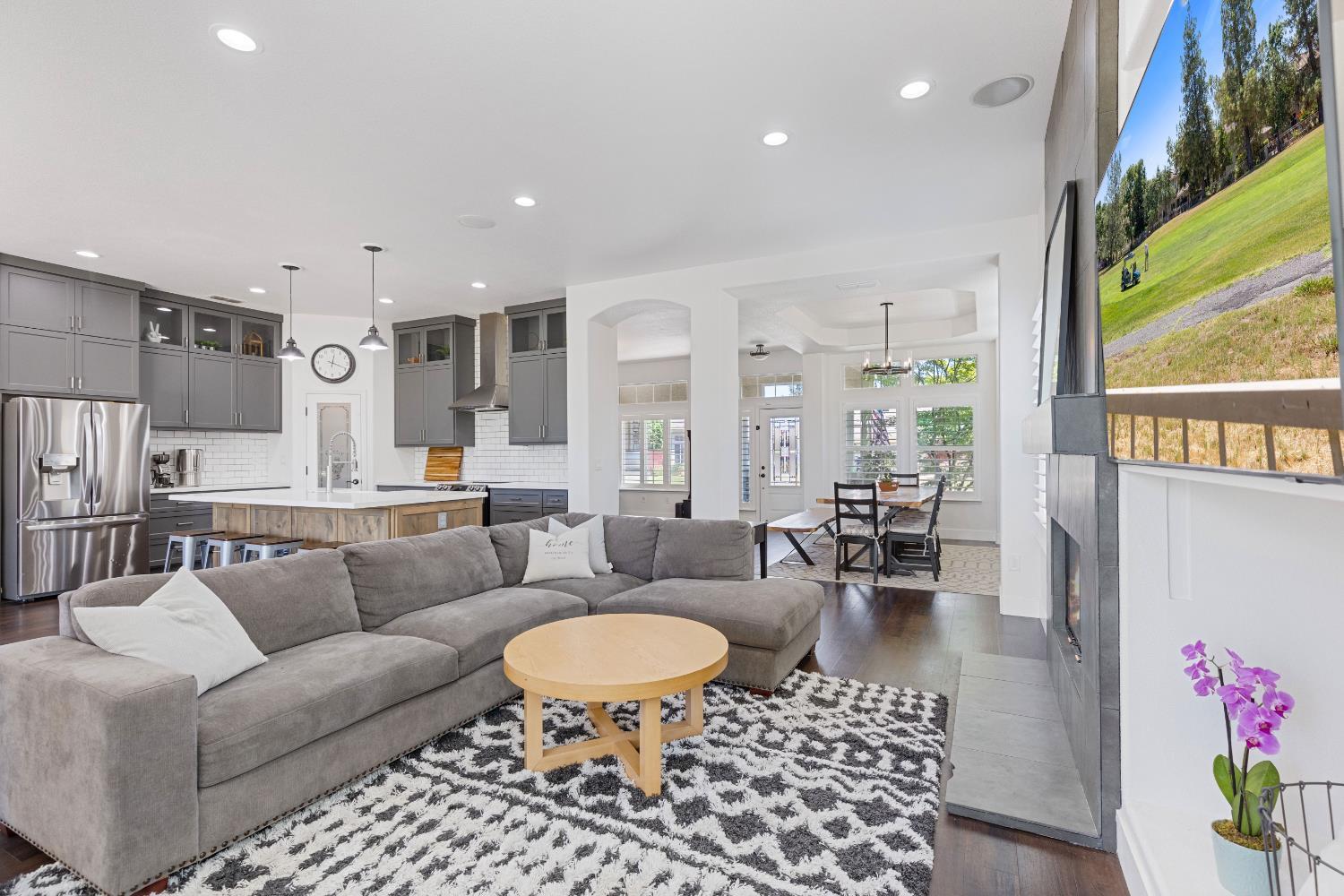 Property Photo: 7498 Callaway Drive CA 95683