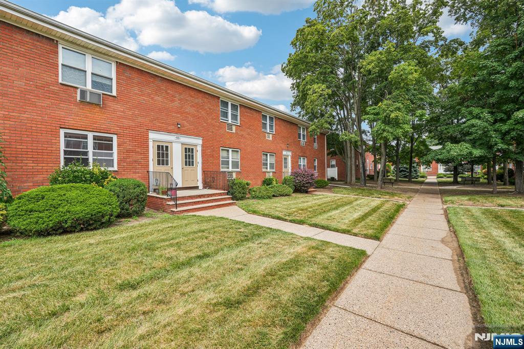 Property Photo: 66 Knox Terrace 1B NJ 07470