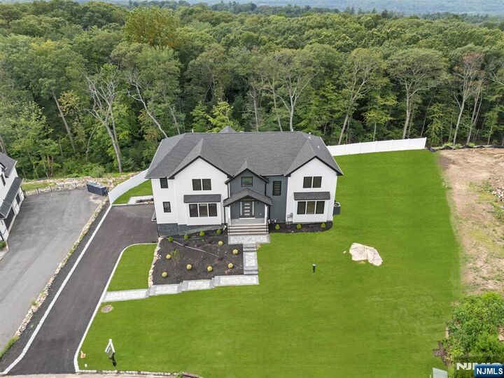 Property Photo:  91 Heritage Drive  NJ 07480 