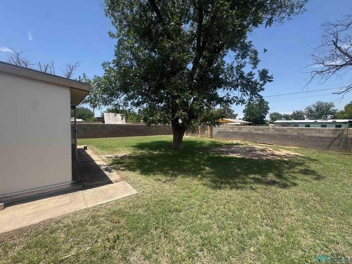 Property Photo:  1104 W Runyan Ave Avenue  NM 88210 