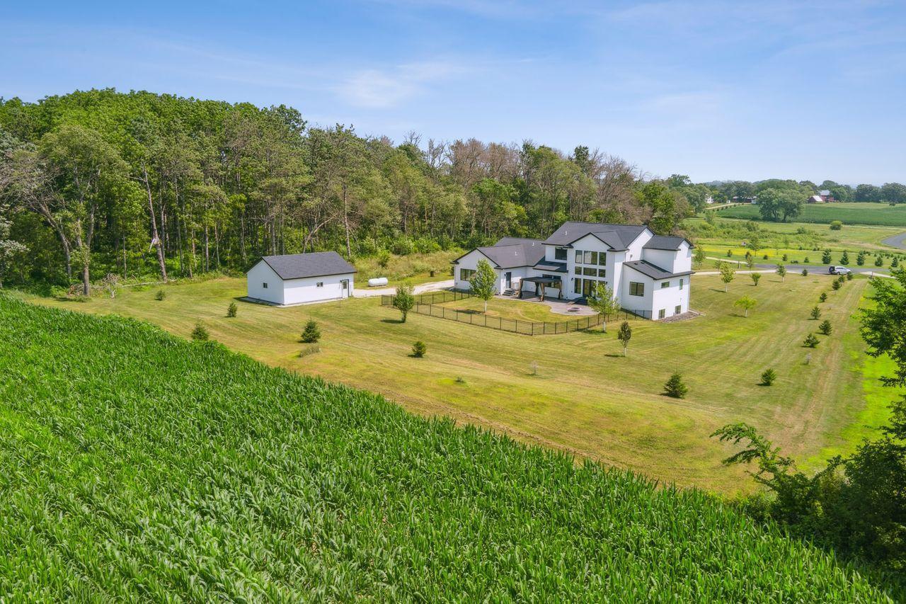 Property Photo: 79275 267th Street MN 55975
