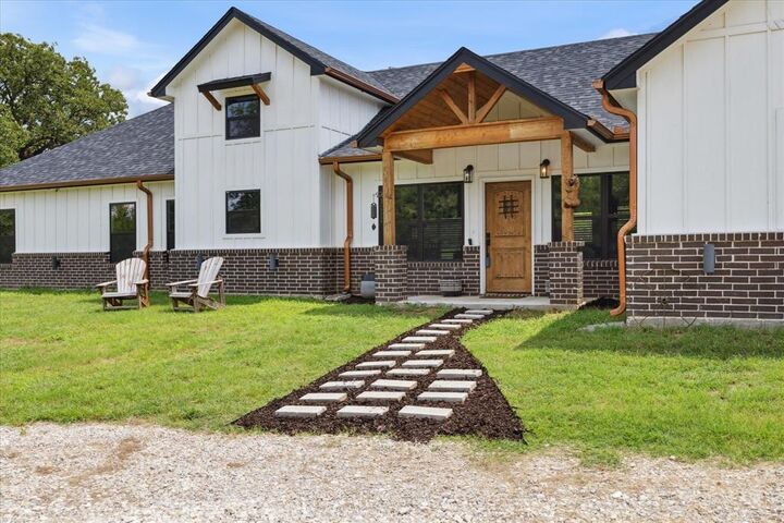 Property Photo:  403 Polk Road  TX 76230 