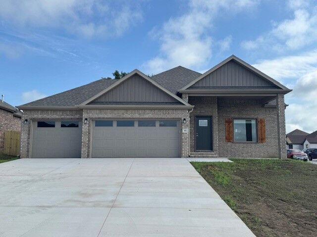 Property Photo:  952 Round Top Street  AR 72753 