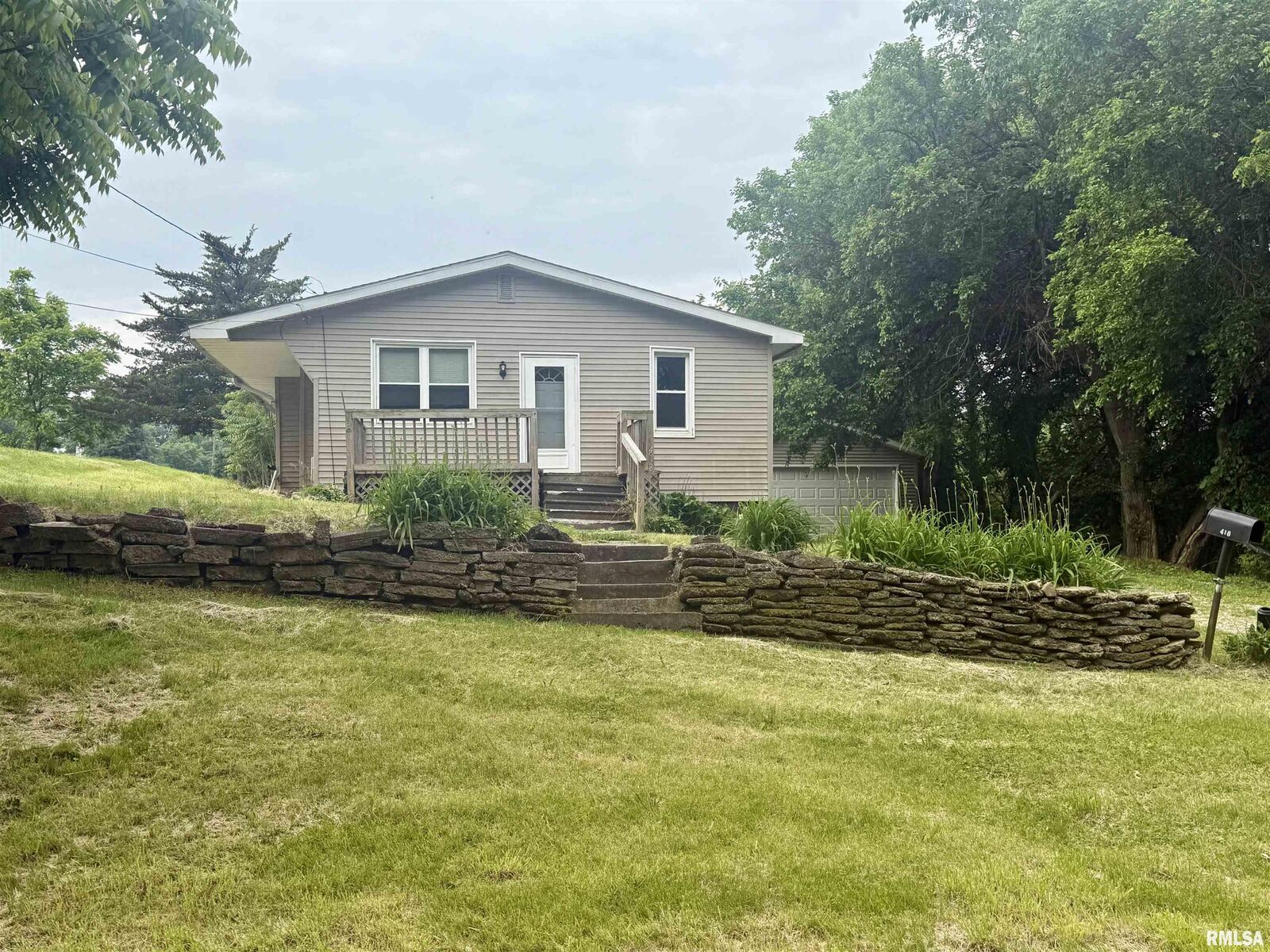 Property Photo: 418 W Main Street IL 61448