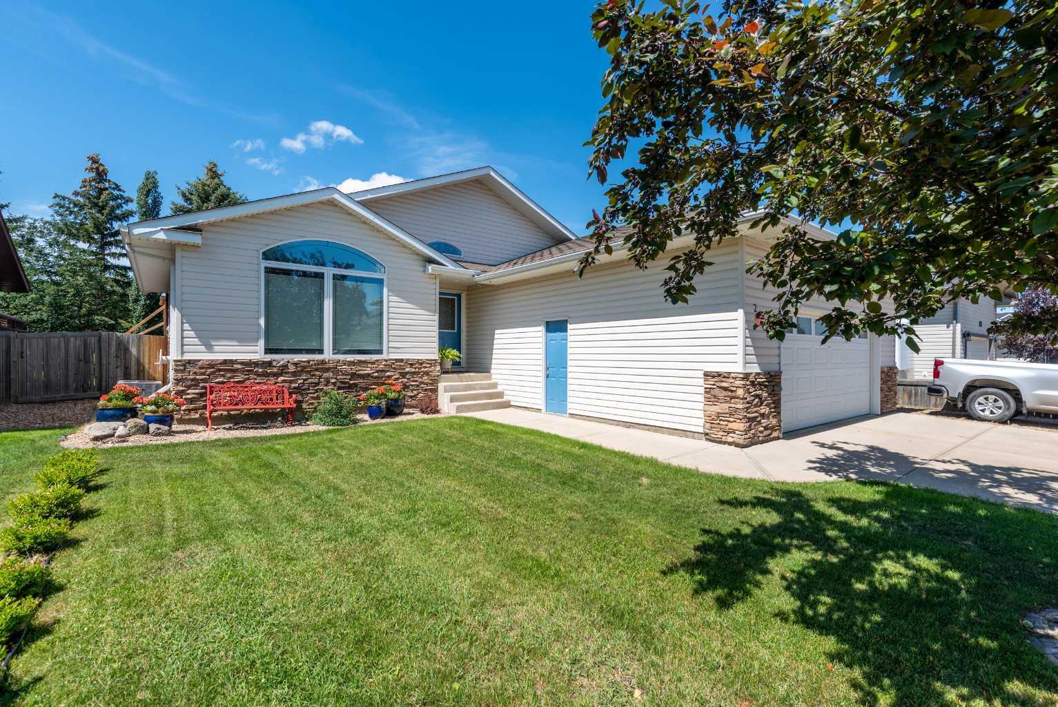 Property Photo: 2308 52 Avenue AB T9V 2Z8
