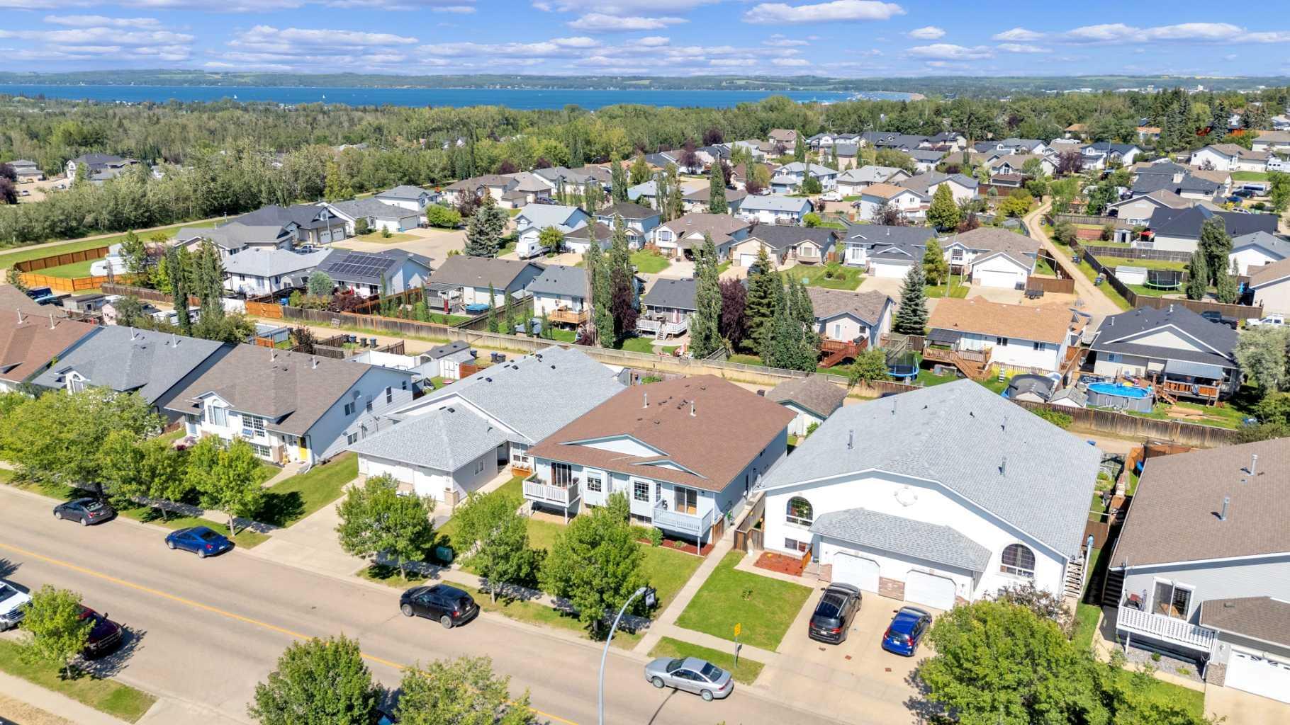 Property Photo: 49 Old Boomer Road AB T4S 1Z1