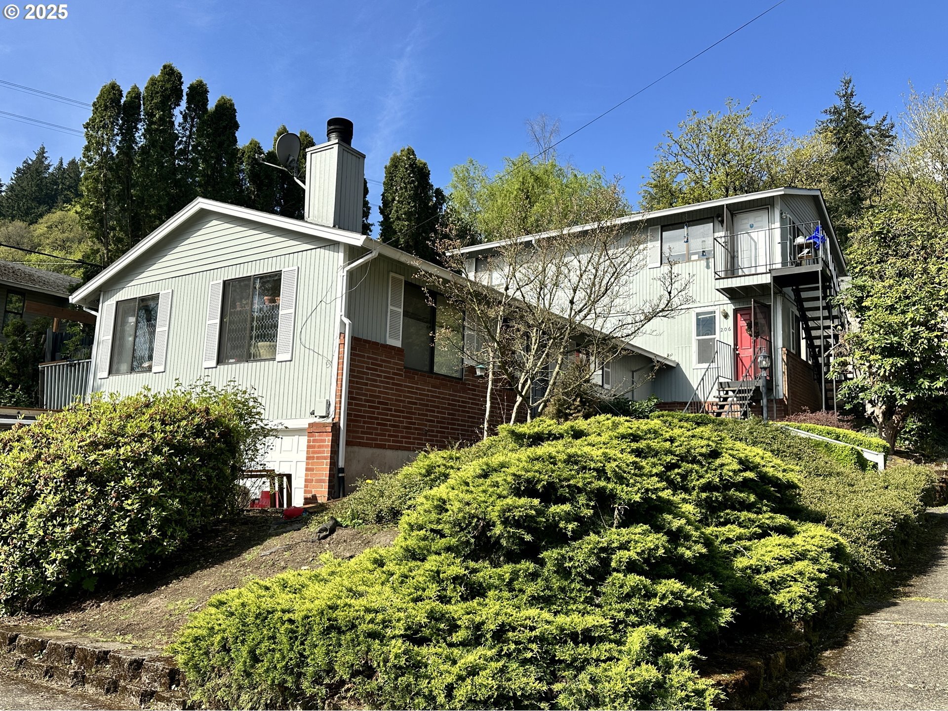 204 SW Woods St  Portland OR 97201 photo