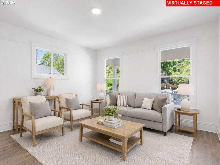 Property Photo:  3818 SE Morrison St  OR 97214 