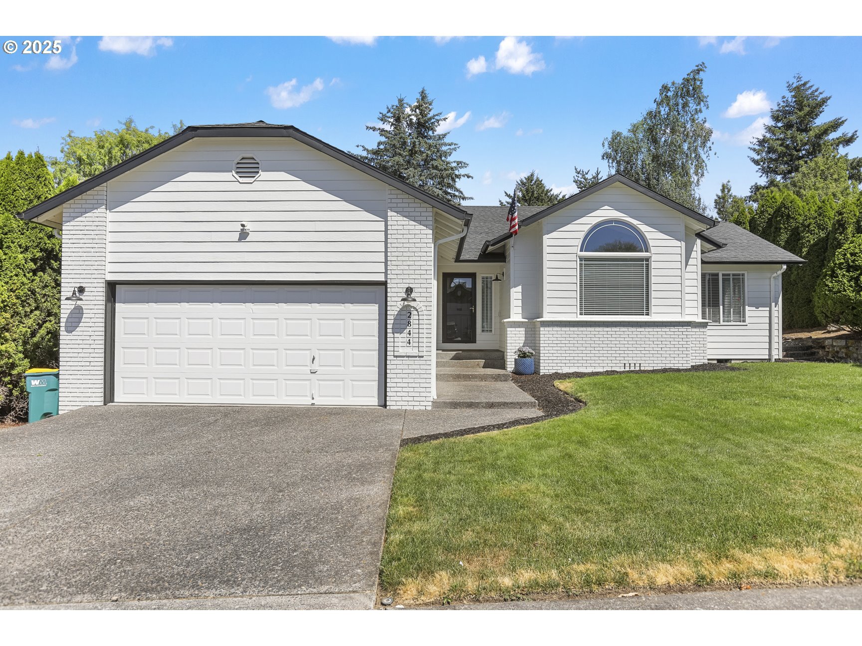 Property Photo:  2844 SE Chandler Ave  OR 97060 
