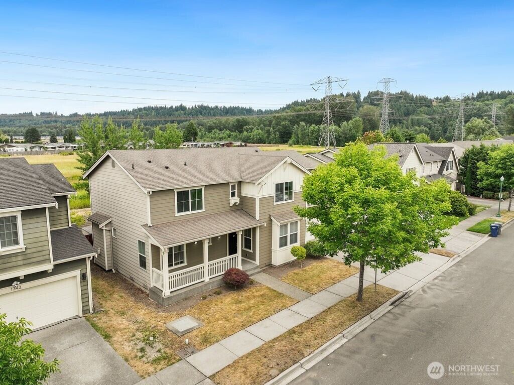 Property Photo: 1353 32nd Place NE WA 98002