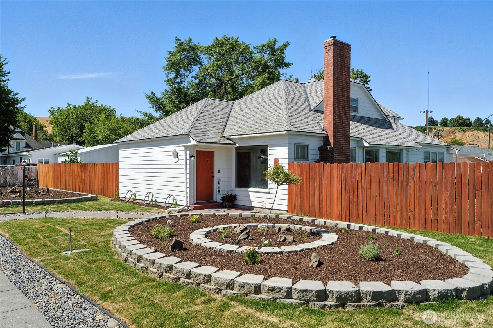 Property Photo: 138 Dehaven Street OR 97862