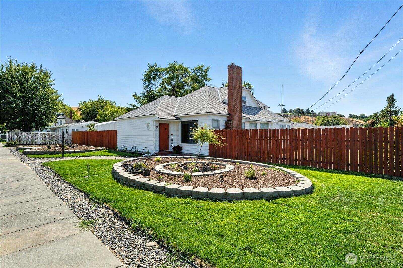 Property Photo: 138 Dehaven Street OR 97862