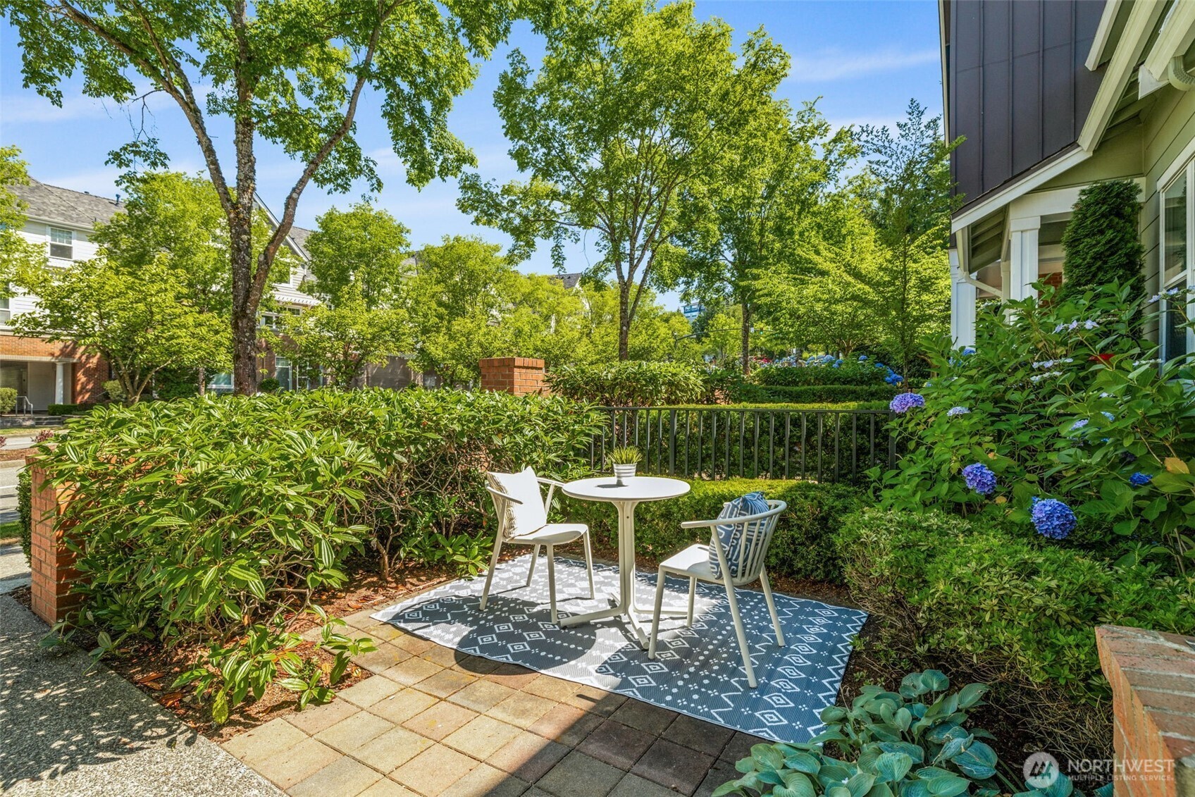 Property Photo:  1443 NE Park Drive  WA 98029 
