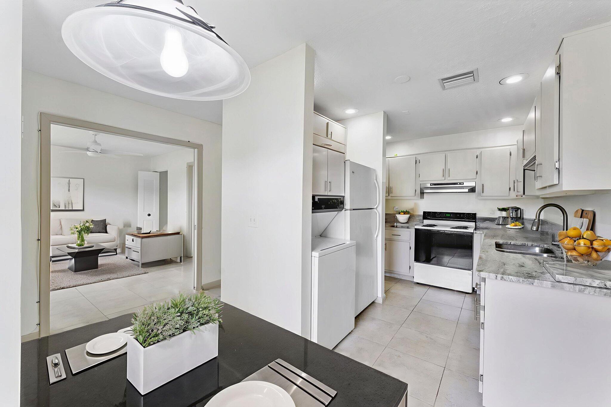 Property Photo: 1521 NW 18th Avenue 103 FL 33445