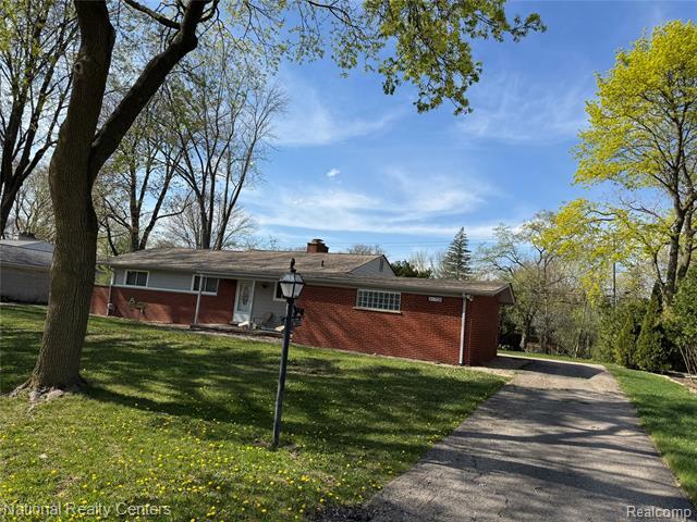 Property Photo: 31720 N Marklawn Street MI 48334