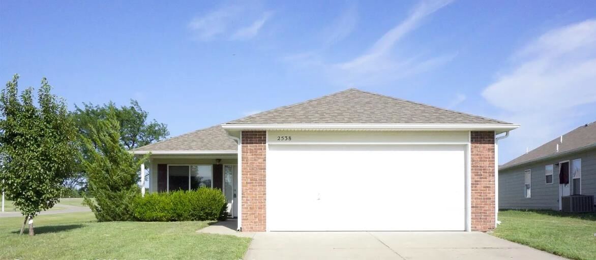 Property Photo:  2538 E Conquest Ct  KS 67219-4763 