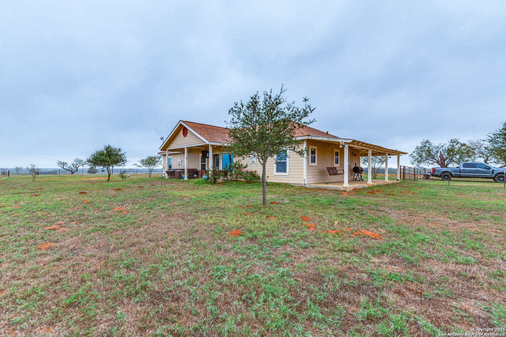 Property Photo: 2217 County Road 412 TX 78160
