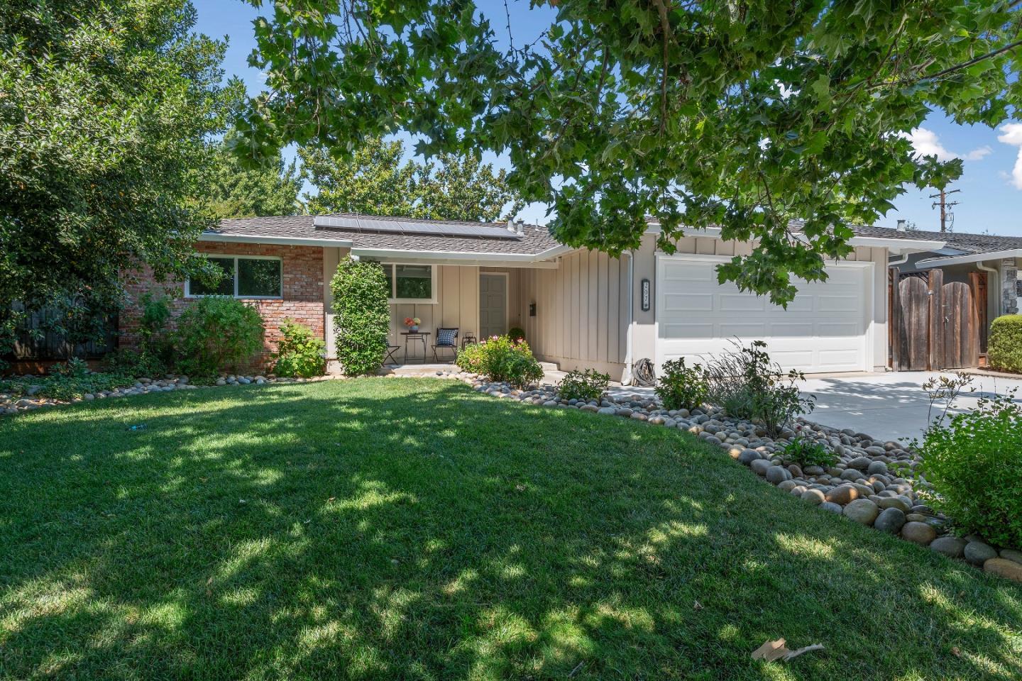Property Photo: 207 Thomas Drive CA 95032
