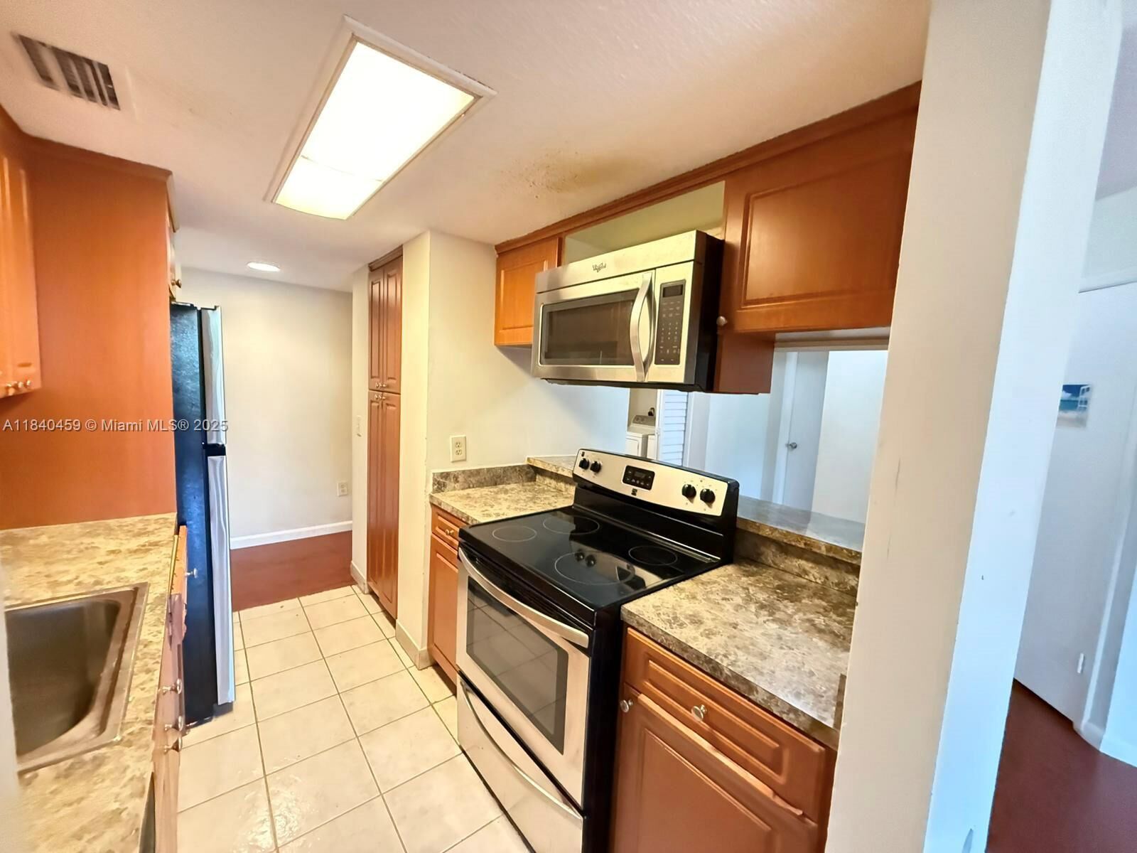 Property Photo:  4401 W McNab Rd 15  FL 33069 