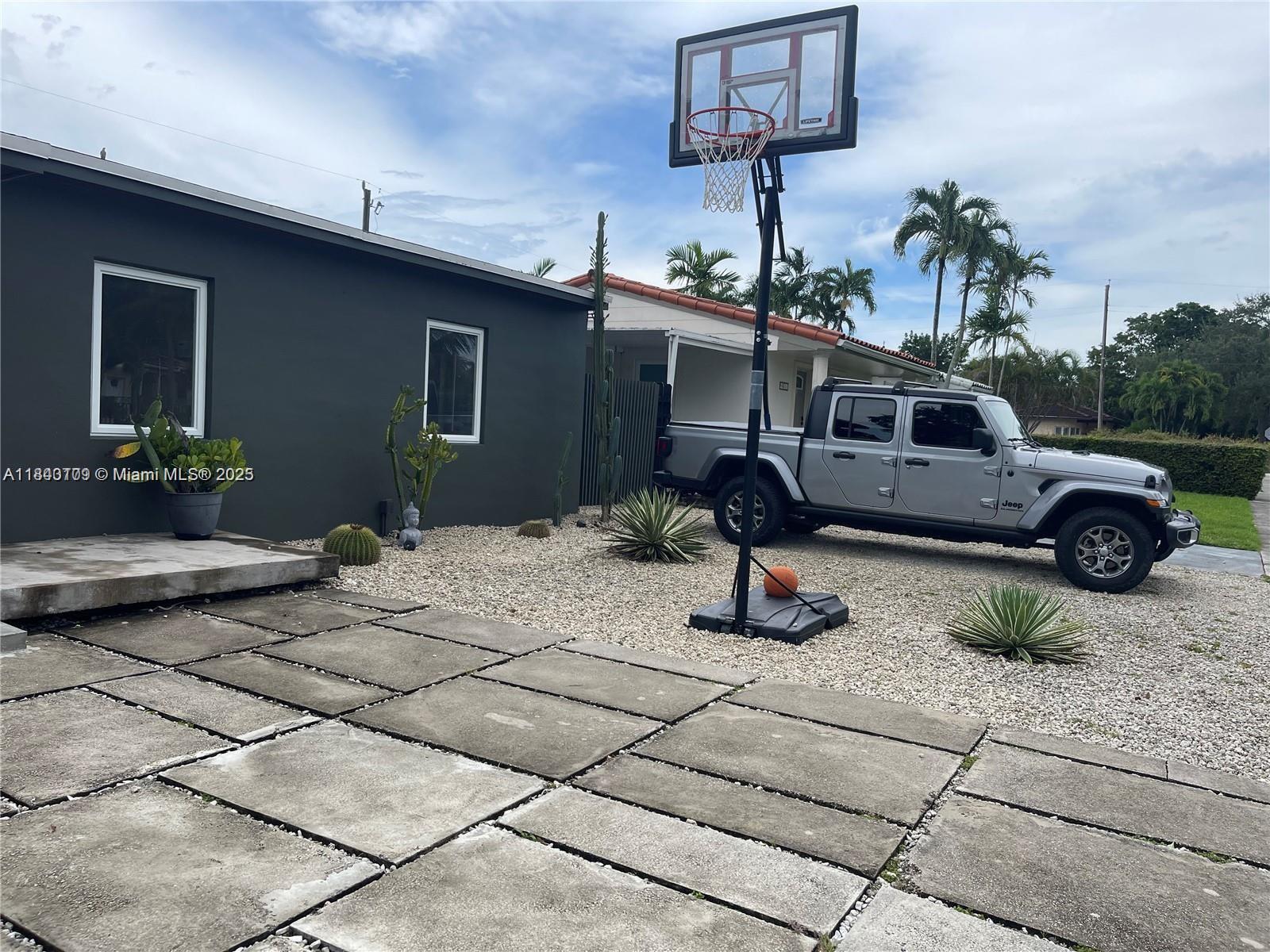 Property Photo: 6321 SW 43rd St FL 33155