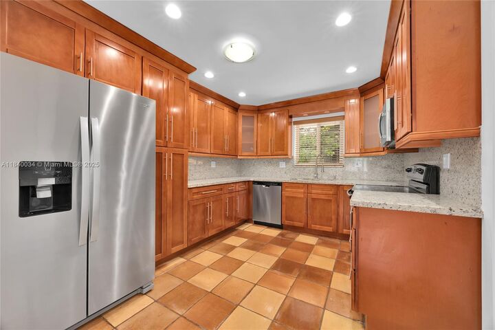 Property Photo: 922 Monterey St FL 33134