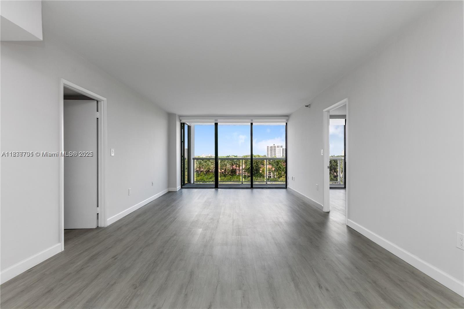 Property Photo: 20505 E Country Club Dr 632 FL 33180