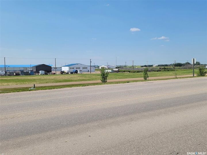 Photo de la propriété:  5504/5506/5508 46th Street  SK S0L 2C0 