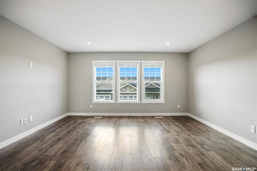 Property Photo: 542 Pringle Crescent 212 SK S7T 0W9