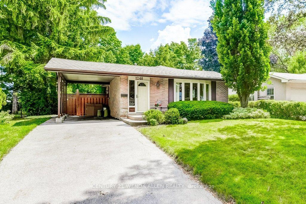 Property Photo: 1248 Sycamore Drive ON L7M 1G9