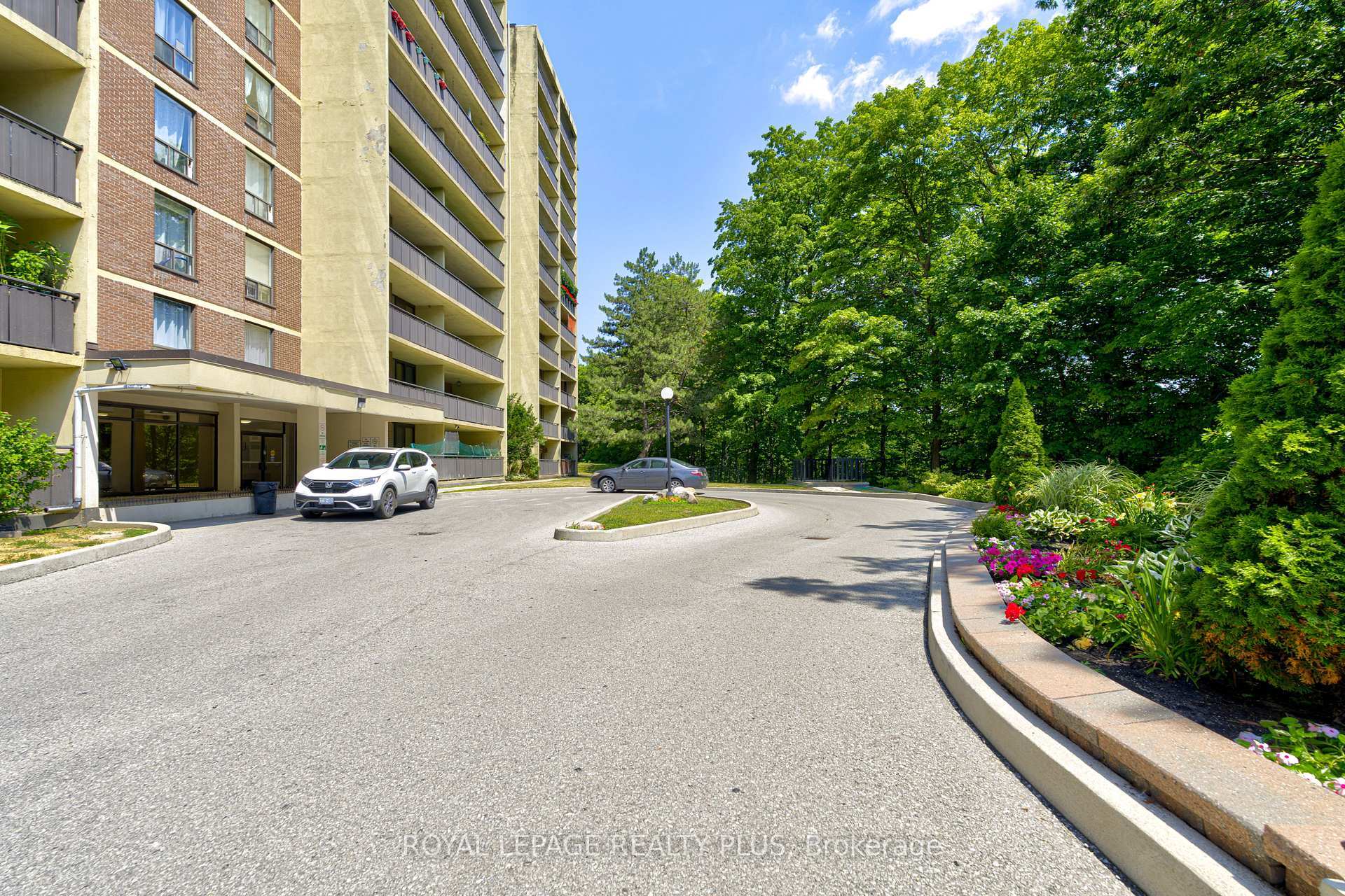 Property Photo: 15 London Green Court 206 ON M3N 1K4