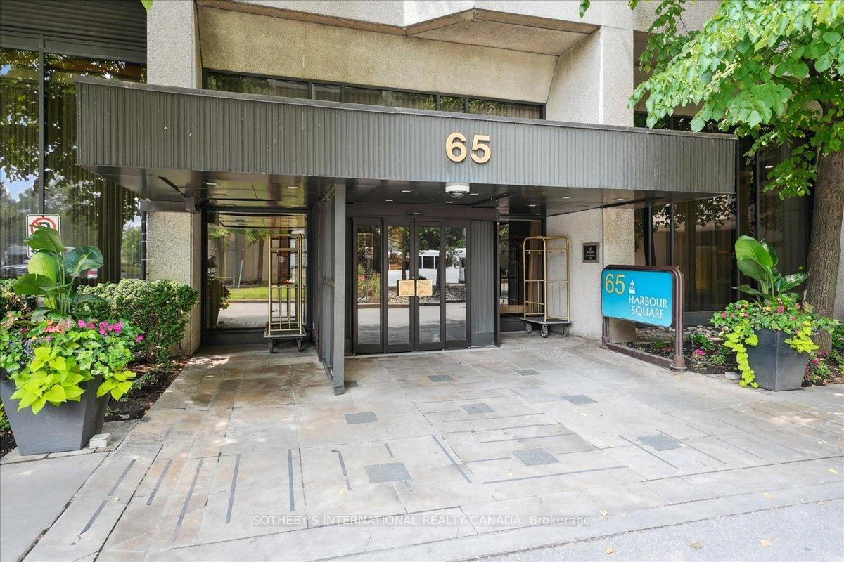 Property Photo:  65 Harbour Square 1110  ON M5J 2L4 