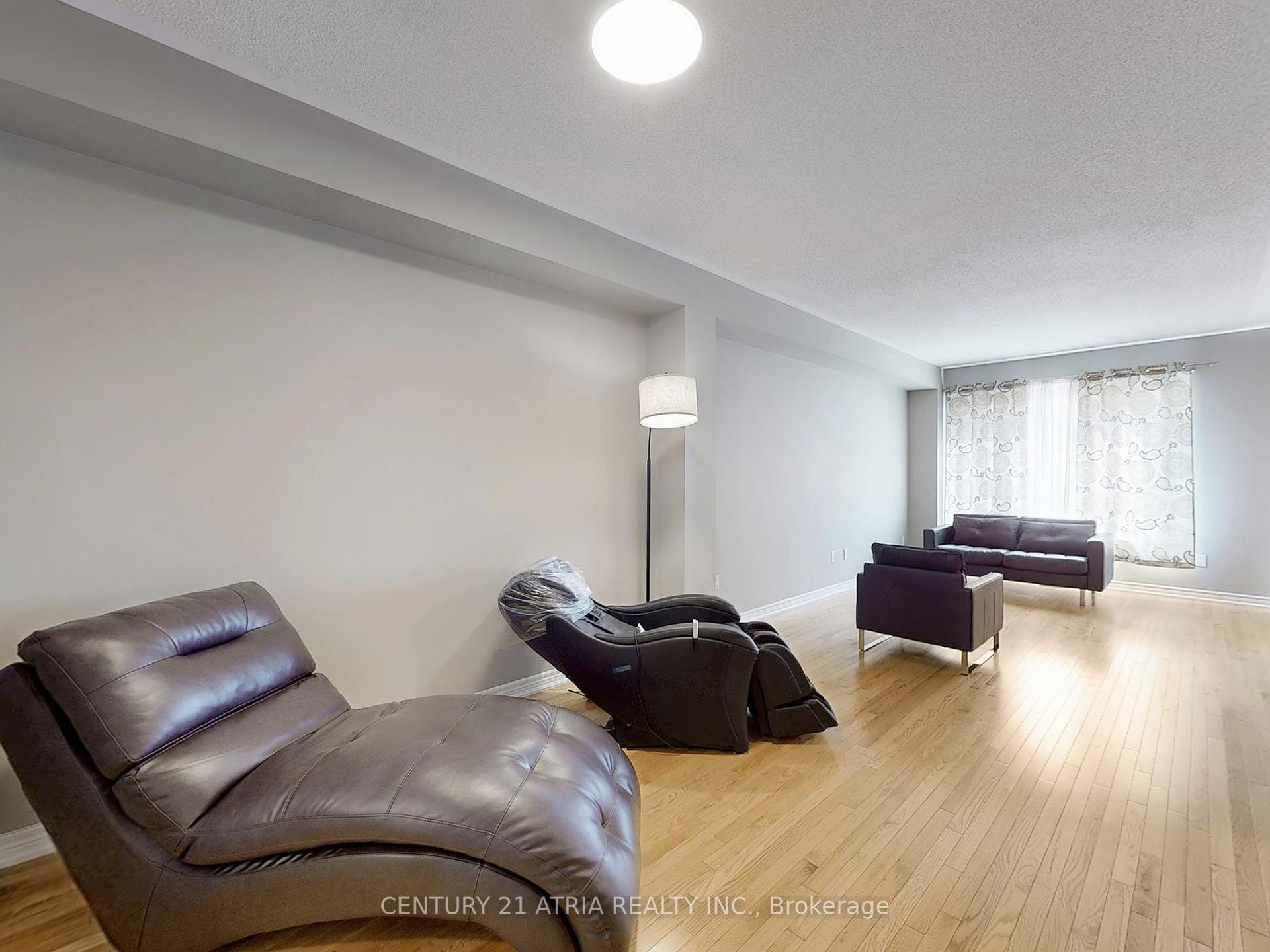 Property Photo: 8 Moonseed Lane ON L4E 1E7
