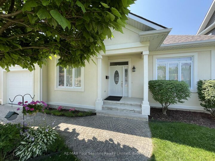 150 Brooker Boulevard  Blue Mountains ON L9Y 0M2 photo